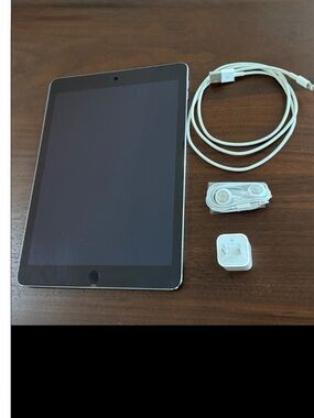 Apple iPad 128GB Air2 A1566 DMPSK3G2G5W1 + A1385 Power Adapter Charge Cable EUC